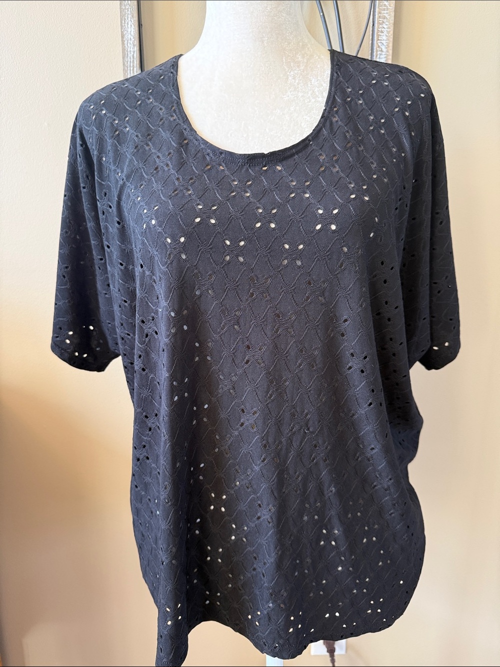 Kim & Cami Black Eyelet Short Sleeve Top